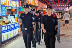 友社召集两桌潮友 